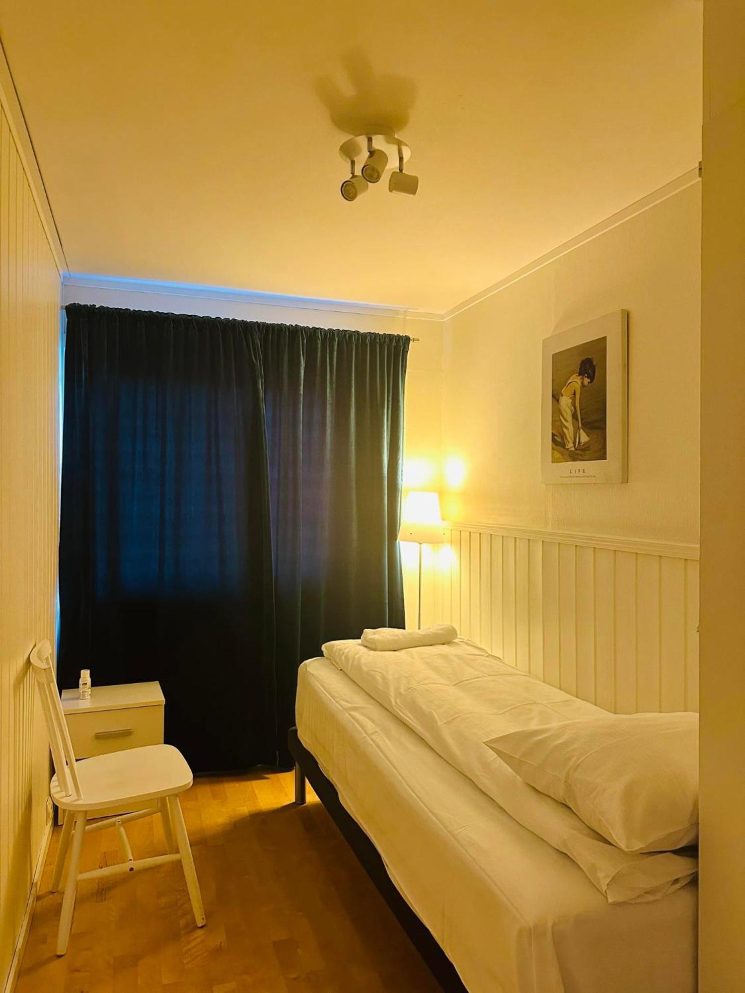 Arctic Inn, Cozy Single Bed Private Room In A Shared Apartment With Stunning Tromso Views 外观 照片