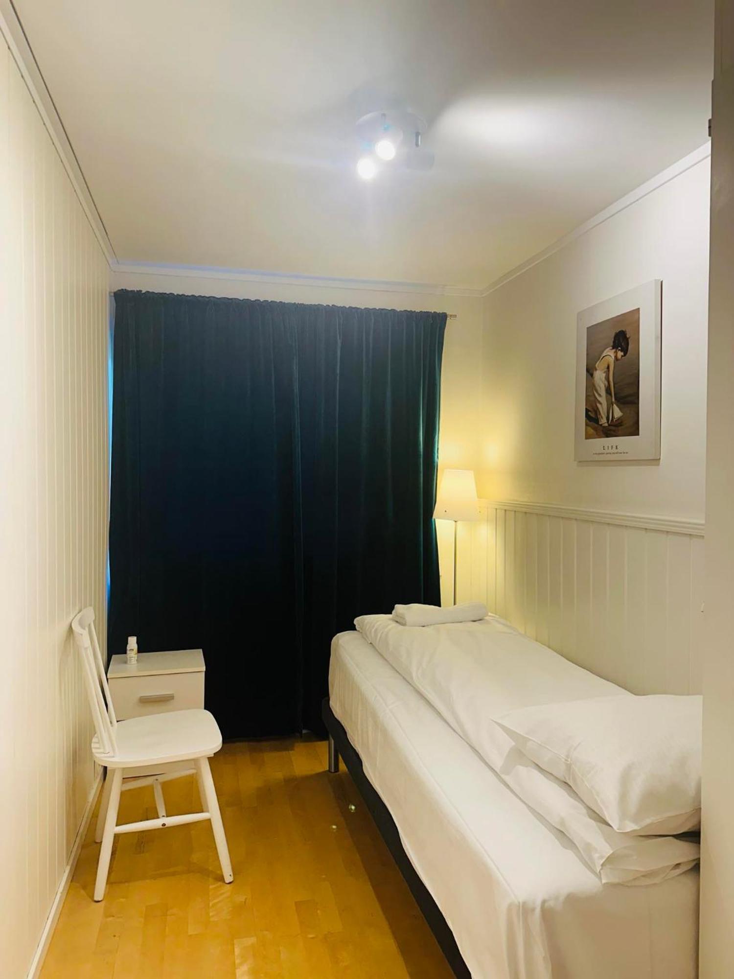 Arctic Inn, Cozy Single Bed Private Room In A Shared Apartment With Stunning Tromso Views 外观 照片